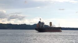 Kapal Panama Lego Jangkar di Teluk Amurang.Muhammad Qowi : Secara Teknis Pelayaran Titik Labuh Sangat Strategis Dan Sesuai Standar Keamanan