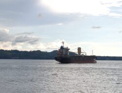 Kapal Panama Lego Jangkar di Teluk Amurang.Muhammad Qowi : Secara Teknis Pelayaran Titik Labuh Sangat Strategis Dan Sesuai Standar Keamanan