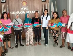 Meriahkan HUT ke-80 RI Partai Gerindra Minsel Bagikan Beras Dan Bendera Merah Putih